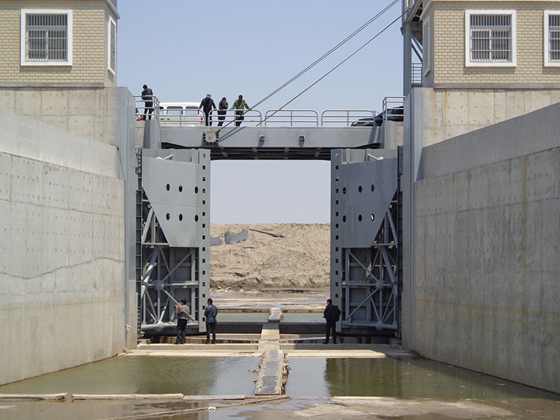 江蘇啟東協興港三角門船閘